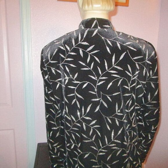 Vtg Black Velvet Embellished Blazer Size M Tunic Long Sleeves Formal Old Money - Picture 9 of 10